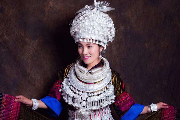 苗族歌手吴春花