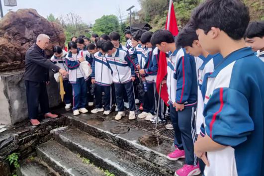 远口吴氏总祠泰伯书院宗祠文化良好家规家训学习活动