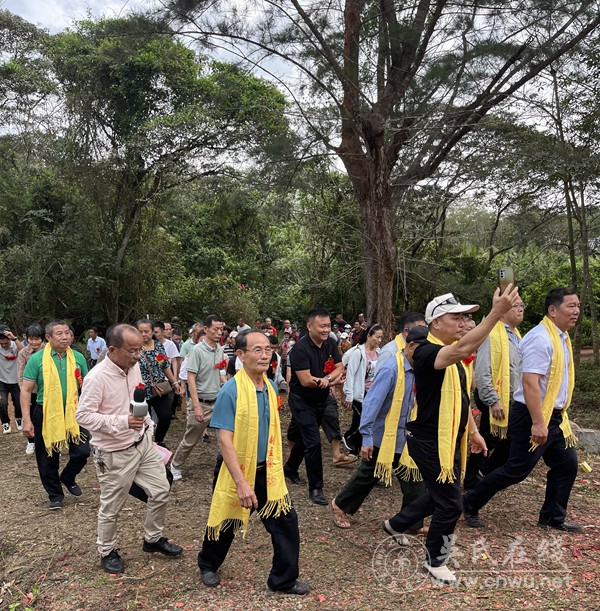 琼海泰伯书院甲辰年春祭迁琼吴氏始祖贤秀墓随记