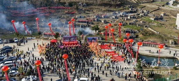 冬至祭祖叙宗情，血缘传递记祖恩