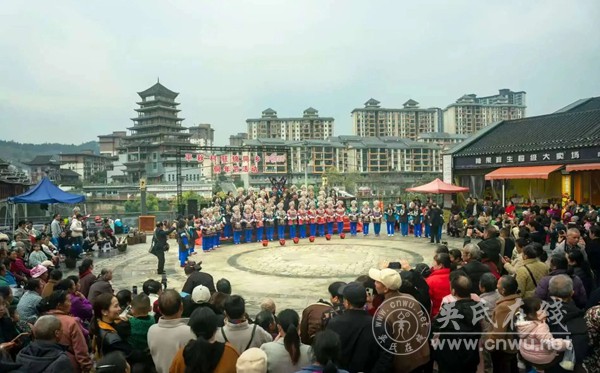 侗韵迎佳节 同心筑家园