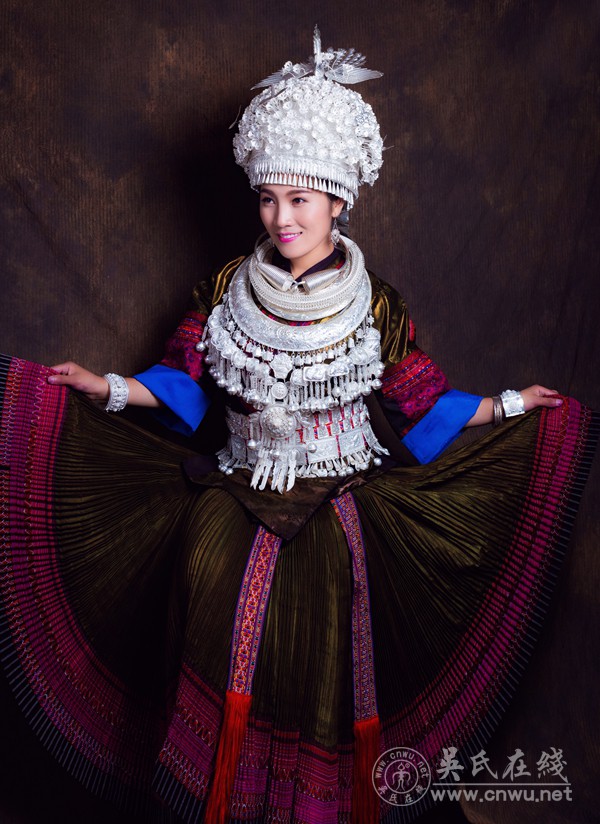 苗族歌手吴春花 苗族歌手吴春花
