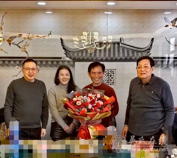 守根护脉传至德 骏马踏春聚宗亲 守根护脉传至德 骏马踏春聚宗亲