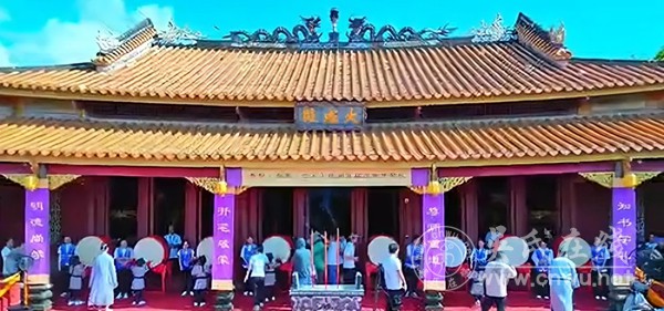 读吴仿、邦九先生文写于公祭之后