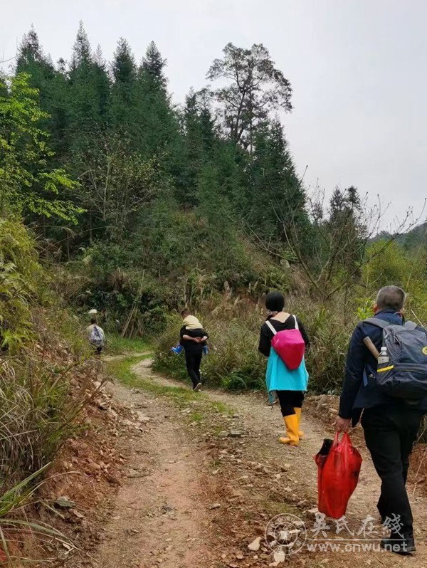 带孩子回乡下挂亲