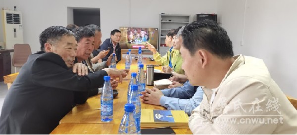 河南省吴氏文化研究会会长吴天玺一行到西华县吴店村走访调研