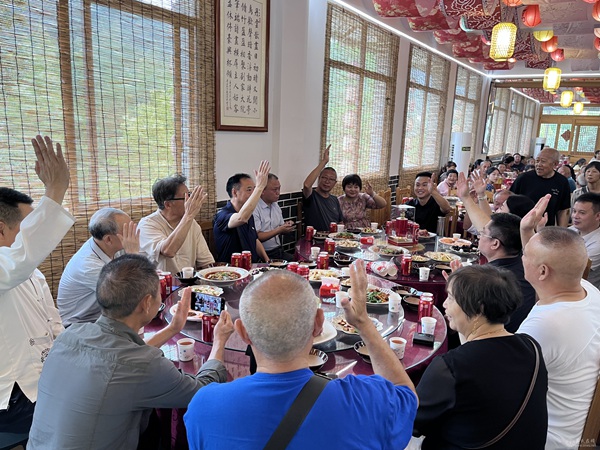 凝心聚力启新程 崇文尚武育英才